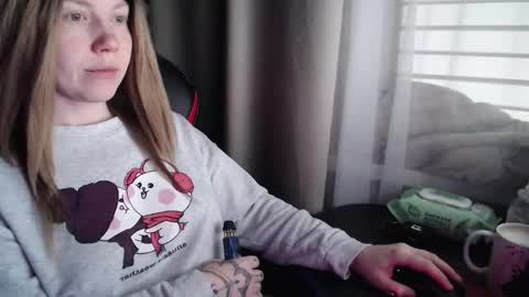 Snapshot of molly_royse chatting on November 2025 09:42:01 AM I have new photos come and see with love Molly online show from November 2025 09:42:01 AM