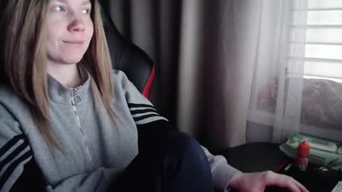 Snapshot of molly_royse chatting on November 2025 09:44:02 AM I have new photos come and see with love Molly online show from November 2025 09:44:02 AM