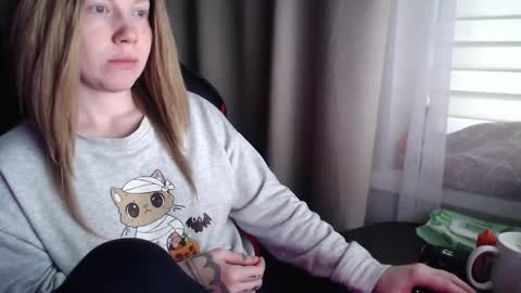 Snapshot of molly_royse chatting on December 2025 09:58:02 AM I have new photos come and see with love Molly online show from December 2025 09:58:02 AM