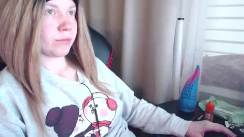 Snapshot of molly_royse chatting on December 2025 11:14:02 AM I have new photos come and see with love Molly online show from December 2025 11:14:02 AM