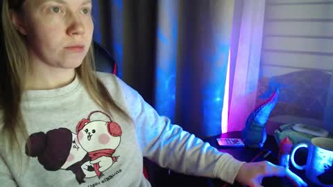I have new photos come and see with love Molly online show from December 2025 11:28:02 AM