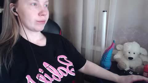 I have new photos come and see with love Molly online show from February 2026 09:20:01 PM