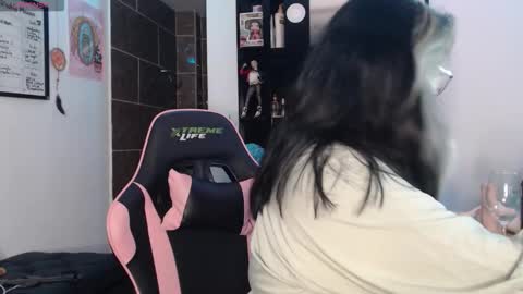 Molly online show from September 2025 05:30:01 AM