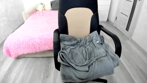 Snapshot of molly_sweetbaby chatting on October 2025 12:26:02 PM Ill tell you when were private online show from October 2025 12:26:02 PM