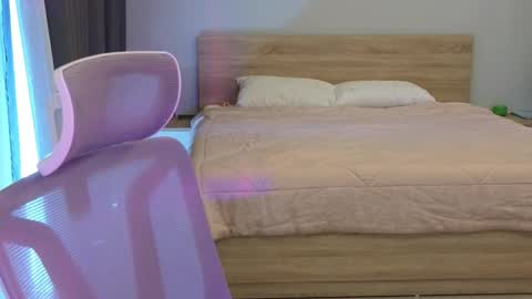 Molly online show from April 2026 07:15:02 AM