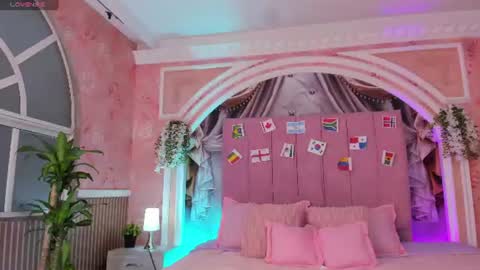 Snapshot of mollydoll_amour chatting on July 2026 11:38:02 AM MollyDoll online show from July 2026 11:38:02 AM
