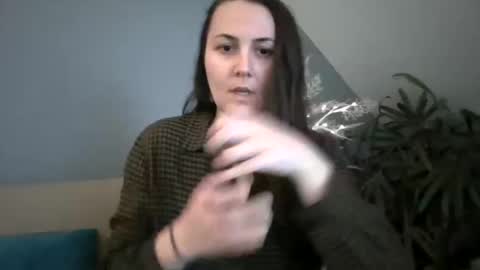 Molly online show from April 2026 02:33:01 PM