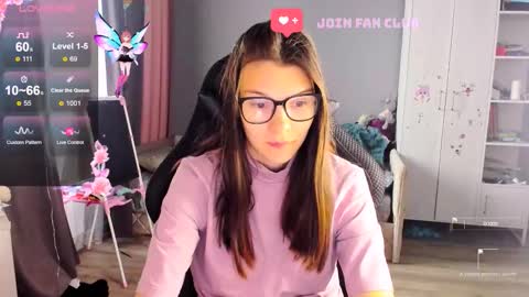  KIRA  online show from October 2025 04:10:01 AM