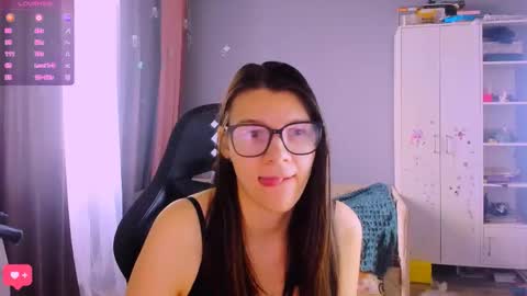 Snapshot of mollylollipop20 chatting on March 2026 07:36:02 AM KIRA online show from March 2026 07:36:02 AM