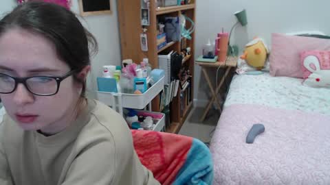 Snapshot of mollymeadows chatting on April 2026 05:25:01 PM mollymeadows online show from April 2026 05:25:01 PM