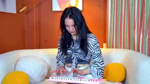 Snapshot of mollymillsen chatting on September 2025 06:41:02 PM Molly online show from September 2025 06:41:02 PM
