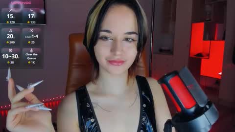 Molly online show from November 2025 05:12:01 PM