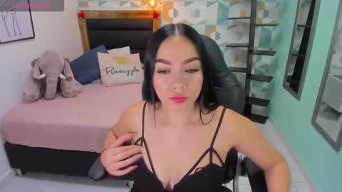 MOLLY online show from October 2025 07:12:02 PM