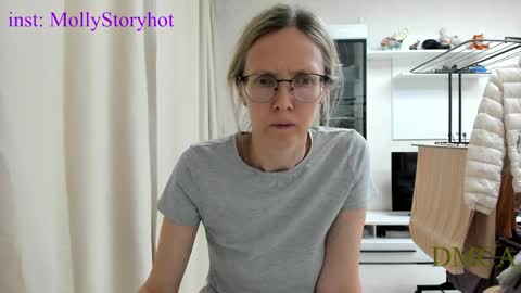 Snapshot of mollystory chatting on April 2026 10:46:01 AM AngelMomm online show from April 2026 10:46:01 AM
