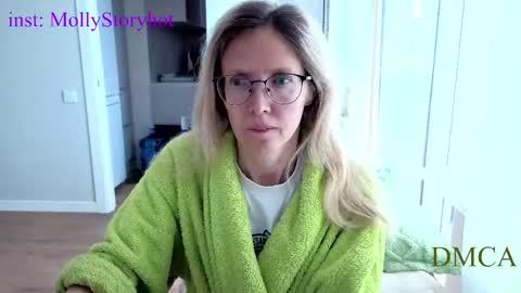 Snapshot of mollystory chatting on May 2026 04:42:01 AM AngelMomm online show from May 2026 04:42:01 AM