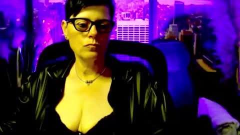 Snapshot of mollysun chatting on June 2026 04:29:02 PM MollySun Nina Randmann online show from June 2026 04:29:02 PM