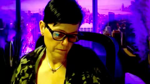 Snapshot of mollysun chatting on June 2026 04:38:02 PM MollySun Nina Randmann online show from June 2026 04:38:02 PM