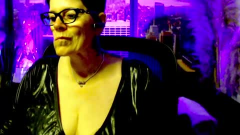 Snapshot of mollysun chatting on June 2026 06:42:01 PM MollySun Nina Randmann online show from June 2026 06:42:01 PM