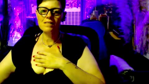 Snapshot of mollysun chatting on June 2026 03:39:02 PM MollySun Nina Randmann online show from June 2026 03:39:02 PM