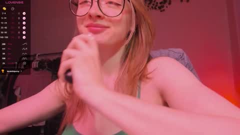 Snapshot of mollytucker chatting on October 2025 02:45:02 PM mollytucker online show from October 2025 02:45:02 PM