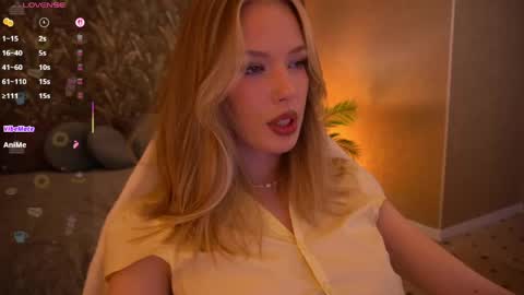 Snapshot of mollyymayy chatting on May 2026 11:12:02 PM mollyymayy online show from May 2026 11:12:02 PM