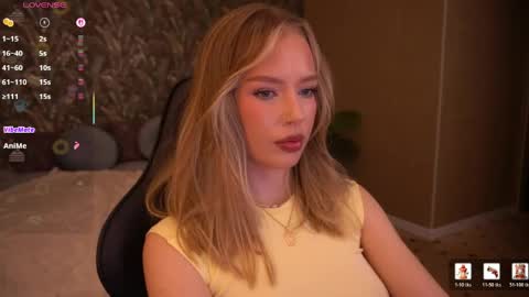 Snapshot of mollyymayy chatting on May 2026 04:44:02 PM mollyymayy online show from May 2026 04:44:02 PM