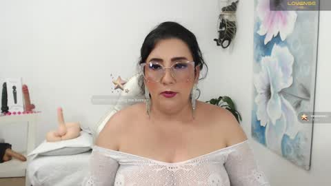 Snapshot of mom_17 chatting on January 2025 01:39:02 AM Celeste online show from January 2025 01:39:02 AM