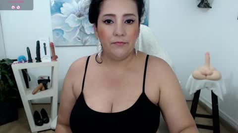 Snapshot of mom_17 chatting on March 2025 11:31:01 PM Celeste online show from March 2025 11:31:01 PM