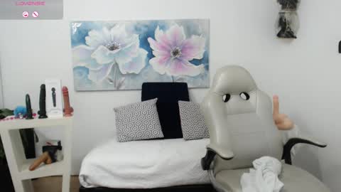 Snapshot of mom_17 chatting on March 2025 11:35:02 PM Celeste online show from March 2025 11:35:02 PM