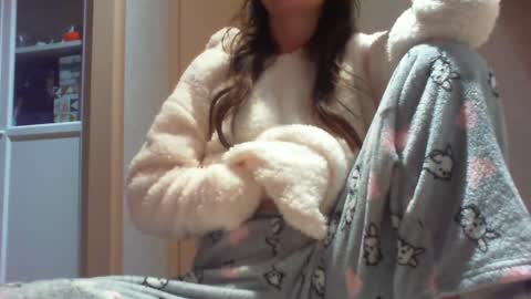 Snapshot of momentbeforedown chatting on December 2024 07:36:01 PM Hailey online show from December 2024 07:36:01 PM