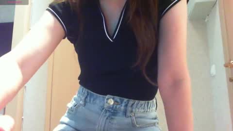 Snapshot of momentbeforedown chatting on September 2025 11:15:01 AM Hailey online show from September 2025 11:15:01 AM