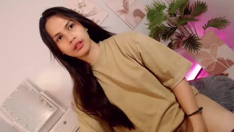 MOMIKHEM online show from September 2025 07:32:01 AM