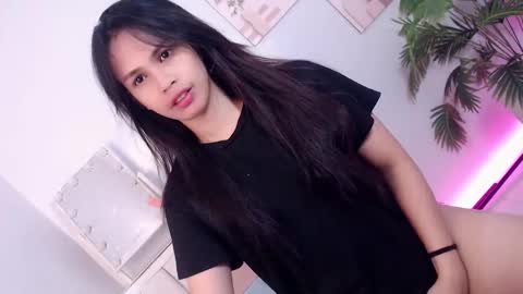 MOMIKHEM online show from October 2025 06:22:02 AM