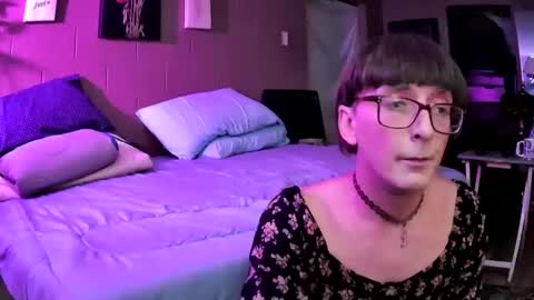 Snapshot of mommamadesissy chatting on January 2025 12:02:01 AM Bink online show from January 2025 12:02:01 AM