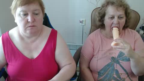 Snapshot of mommy99x chatting on April 2026 07:53:01 AM Mommy99X online show from April 2026 07:53:01 AM