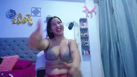 Snapshot of mommy_dulce chatting on June 2026 01:33:01 AM ANDREA online show from June 2026 01:33:01 AM