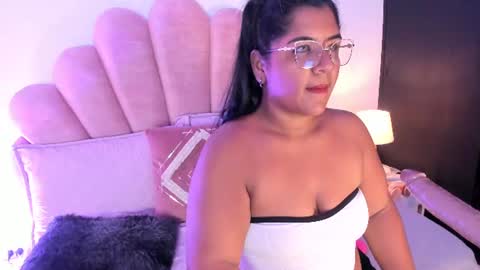 Snapshot of mommy_huge_ass chatting on July 2026 02:05:01 AM Victoria online show from July 2026 02:05:01 AM