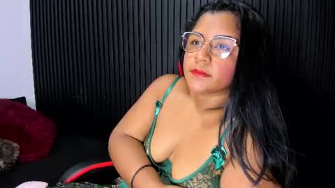 Snapshot of mommy_huge_ass chatting on July 2026 01:21:01 PM Victoria online show from July 2026 01:21:01 PM