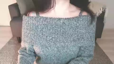 Momo online show from December 2024 11:17:02 PM