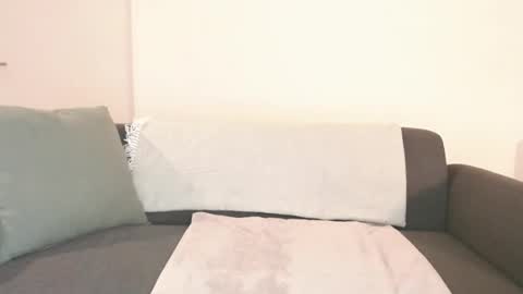 Momo online show from January 2025 09:25:02 PM