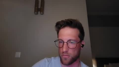 Snapshot of moms_little_monster chatting on April 2026 09:09:02 PM moms_little_monster online show from April 2026 09:09:02 PM