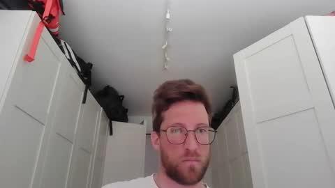 Snapshot of moms_little_monster chatting on April 2026 09:11:02 AM moms_little_monster online show from April 2026 09:11:02 AM