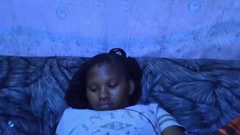 Snapshot of momsdoll chatting on February 2026 06:40:02 AM momsdoll online show from February 2026 06:40:02 AM