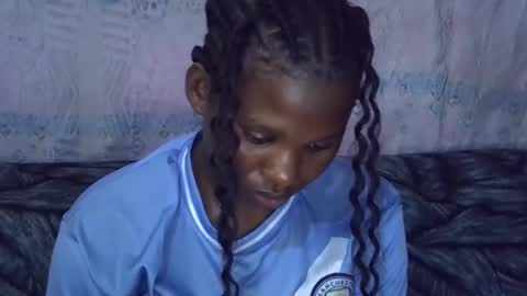 Snapshot of momsdoll chatting on February 2026 07:10:02 AM momsdoll online show from February 2026 07:10:02 AM