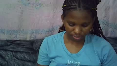 Snapshot of momsdoll chatting on April 2026 10:41:01 AM momsdoll online show from April 2026 10:41:01 AM