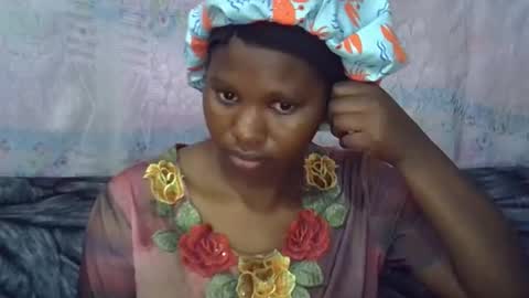 Snapshot of momsdoll chatting on April 2026 08:50:02 AM momsdoll online show from April 2026 08:50:02 AM