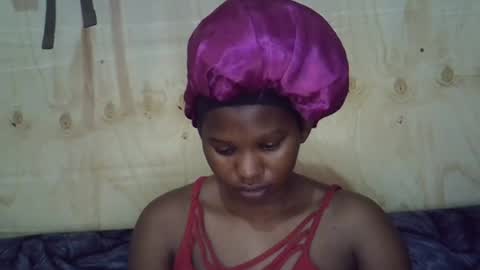 Snapshot of momsdoll chatting on July 2026 05:54:01 AM momsdoll online show from July 2026 05:54:01 AM