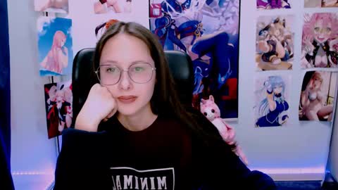 Mona  online show from March 2025 12:31:02 PM