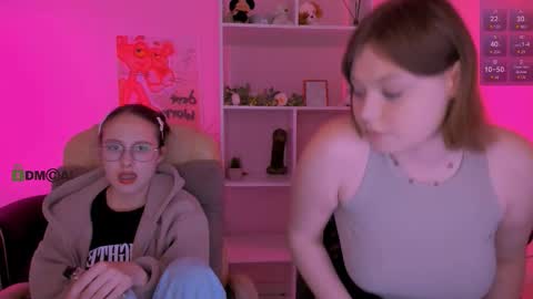 Mona  online show from September 2025 07:02:02 PM