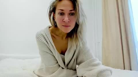 Mona online show from November 2025 05:40:02 AM